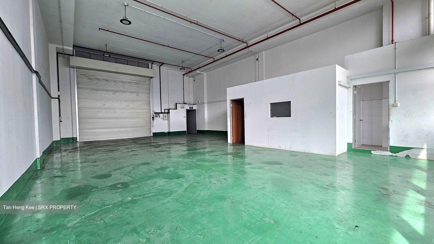 West Connect Building (D22), Factory #570165111